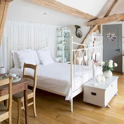 Romantisch Overnachten In De Voerstreek - Hoeve De Witte Gans Alojamento de Acomodação e Pequeno-almoço *